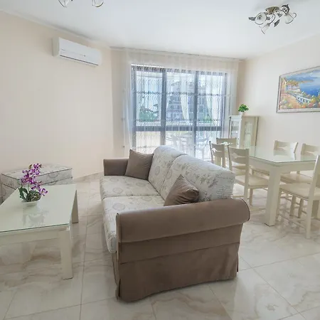 Aparthotel In Complex Poseidon